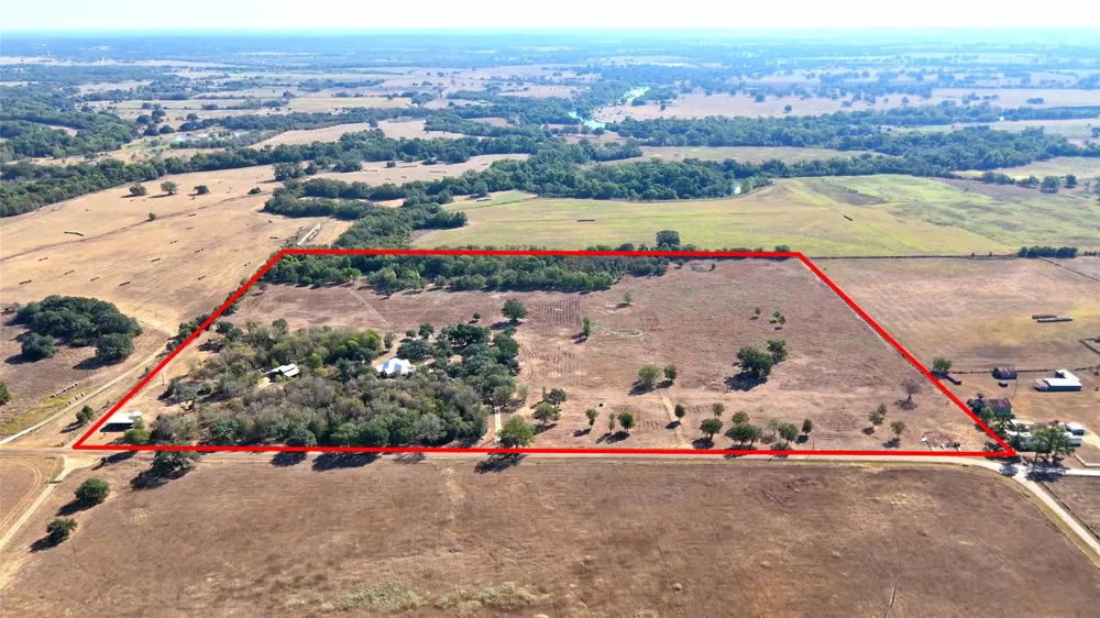 2656 River Bend Road Smithville, TX 78957