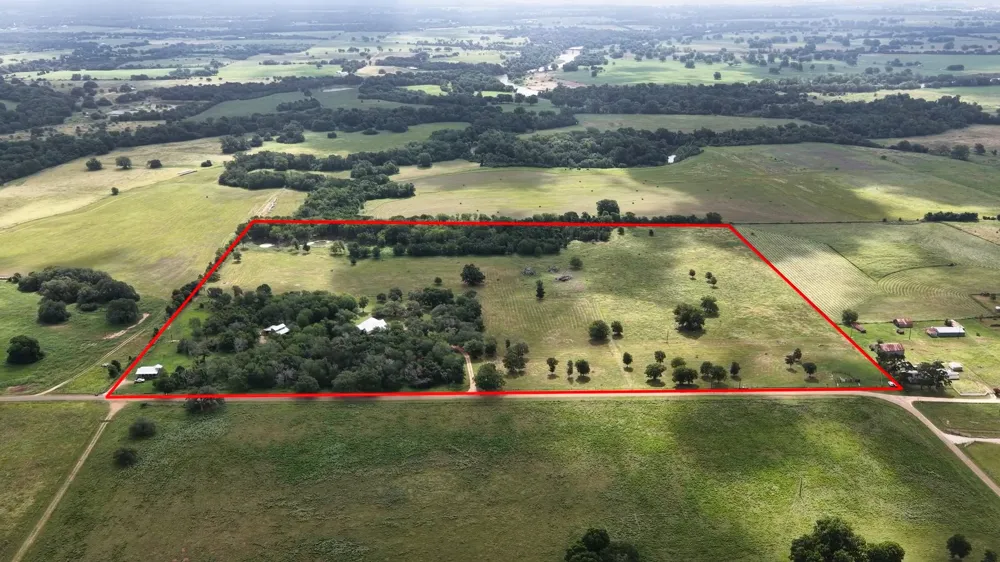 2656 River Bend Road Smithville, TX 78957