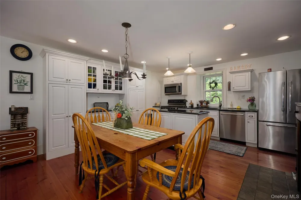 19 Orange Turnpike Sloatsburg, NY 10974