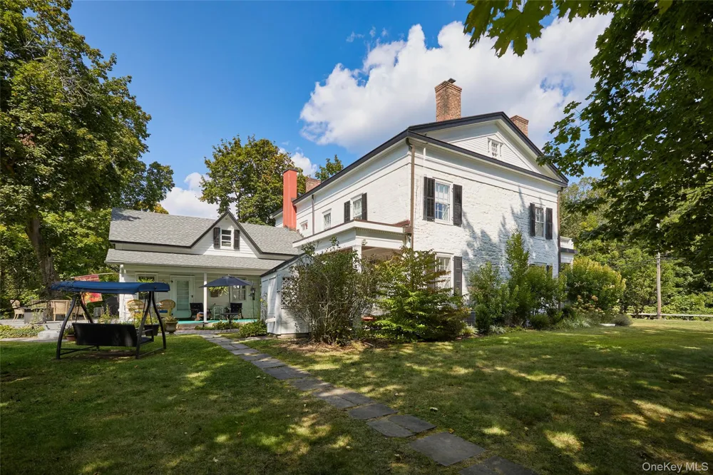 19 Orange Turnpike Sloatsburg, NY 10974