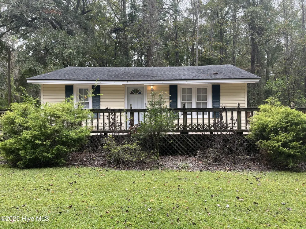 11 Cedar Lane Blounts Creek, NC 27814