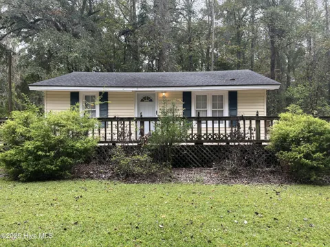 11 Cedar Lane