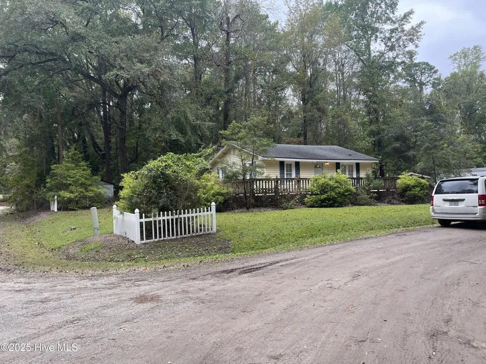 11 Cedar Lane Blounts Creek, NC 27814