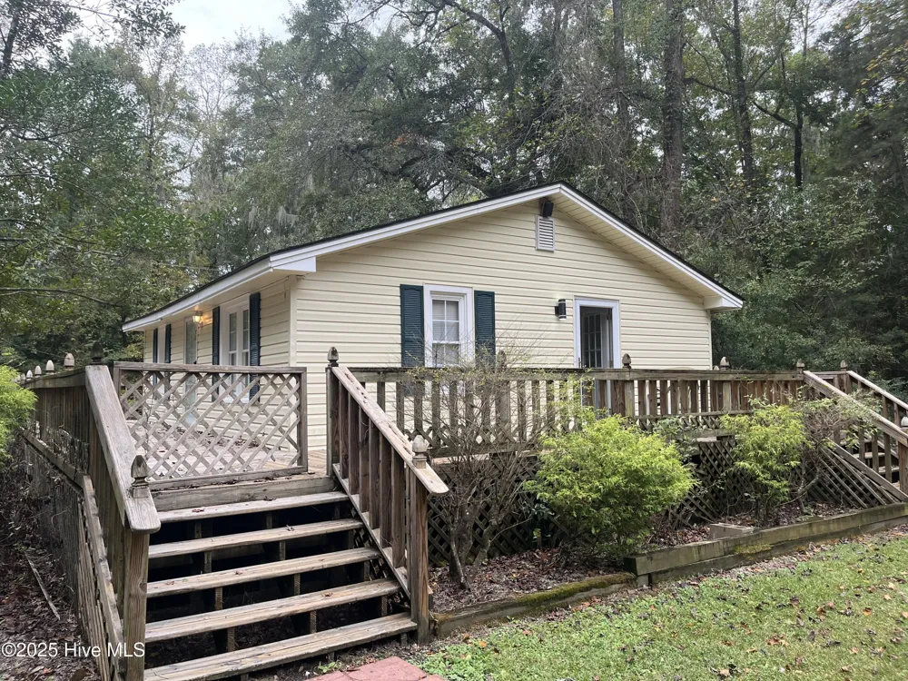 11 Cedar Lane Blounts Creek, NC 27814