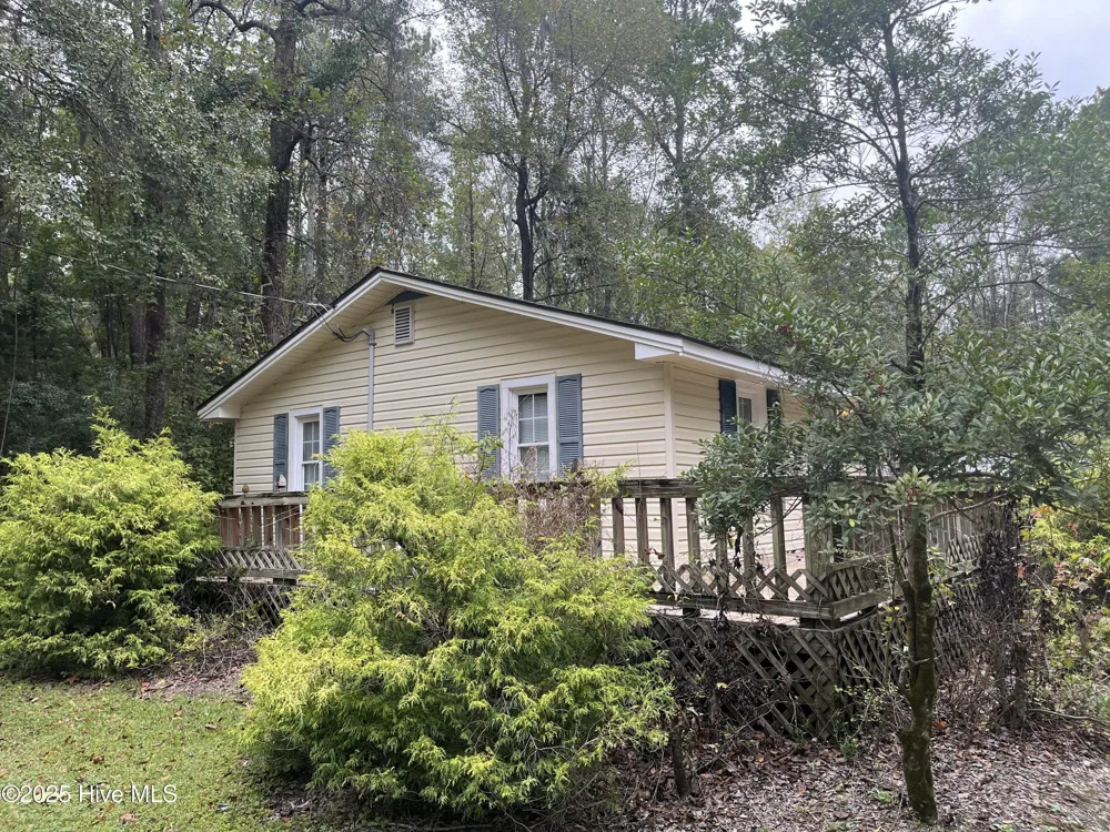 11 Cedar Lane Blounts Creek, NC 27814