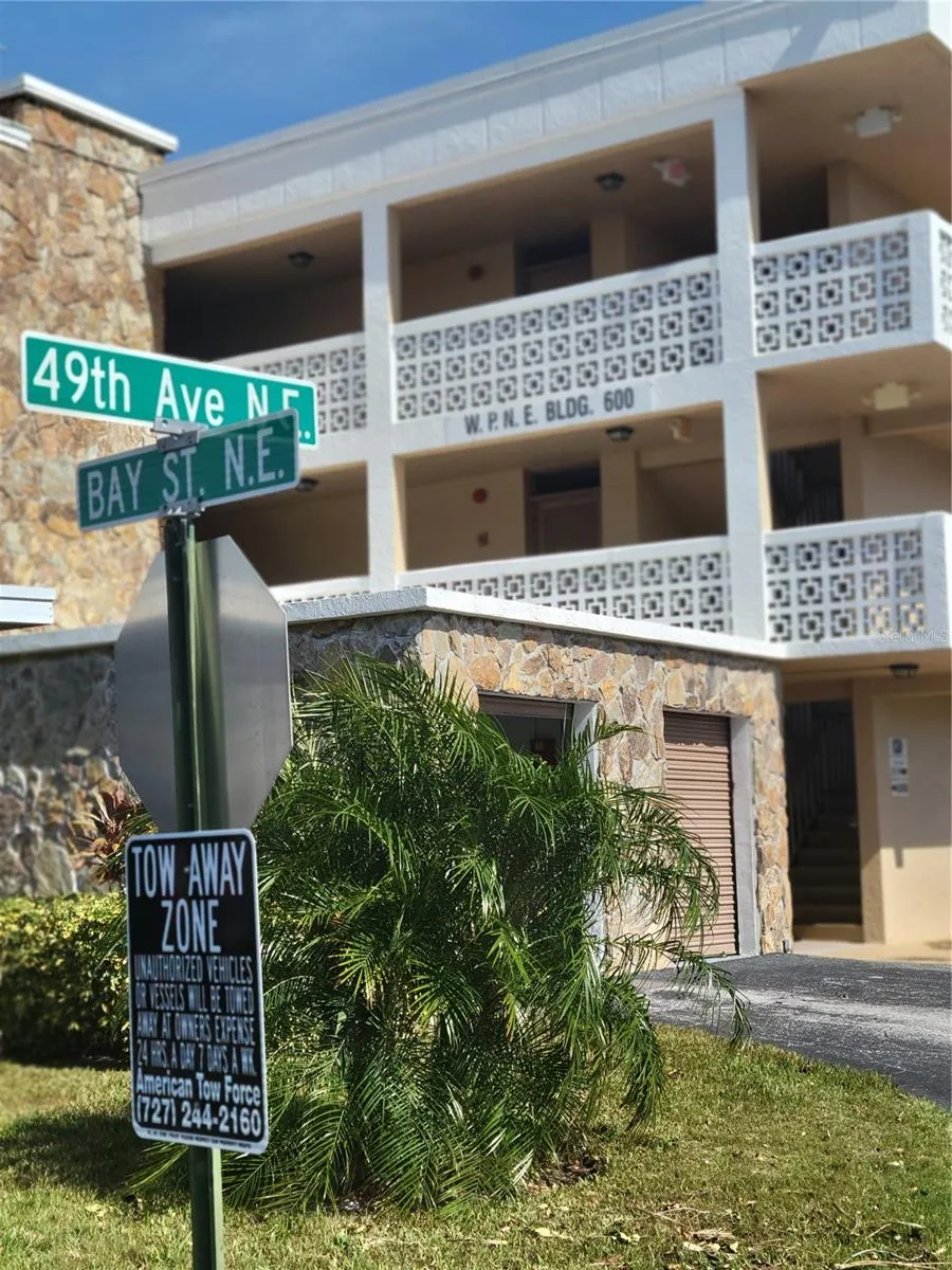 4915 BAY STREET NE #122 St Petersburg, FL 33703