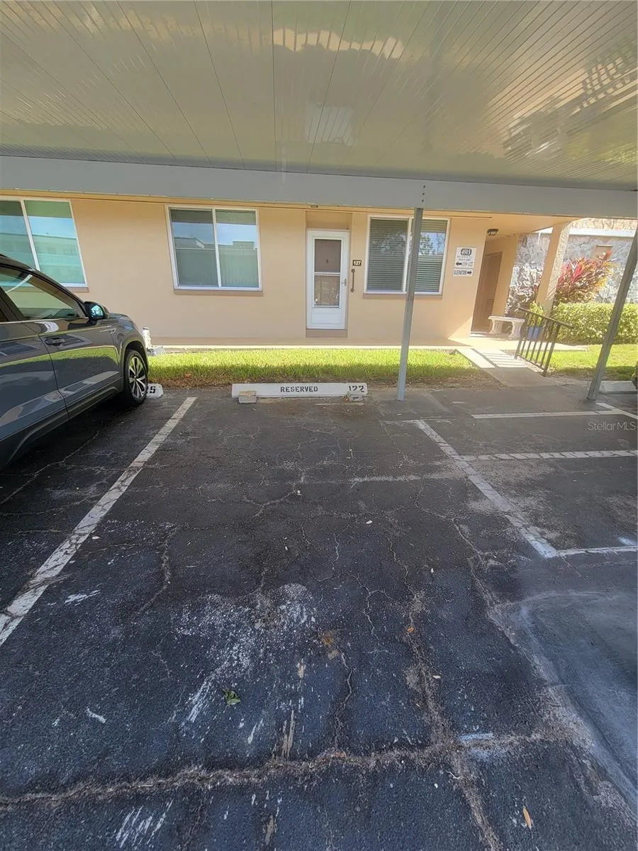 4915 BAY STREET NE #122 St Petersburg, FL 33703