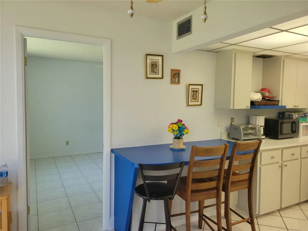 4915 BAY STREET NE #122 St Petersburg, FL 33703
