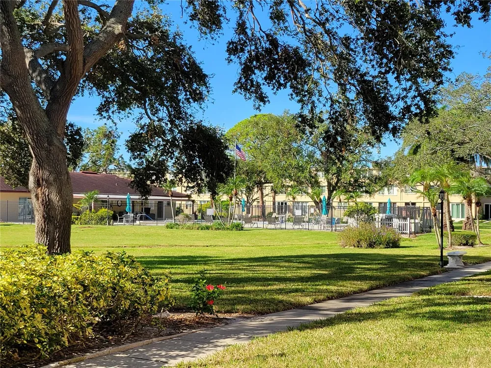 4915 BAY STREET NE #122 St Petersburg, FL 33703