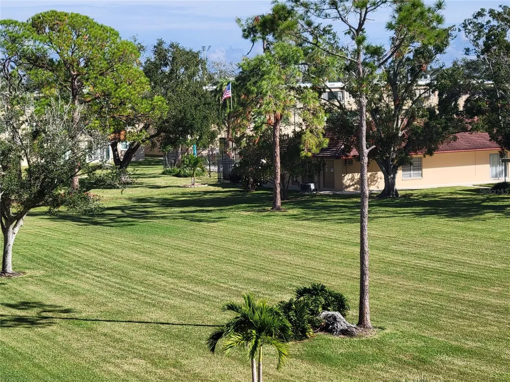 4915 BAY STREET NE #122 St Petersburg, FL 33703