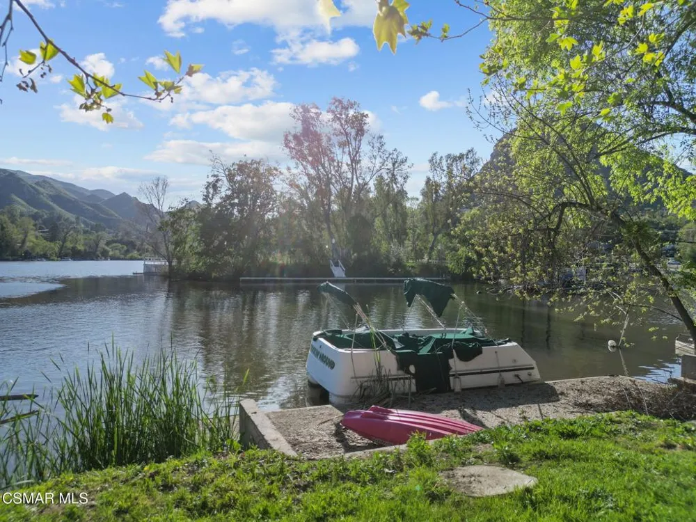2239 Pinecrest Road Agoura Hills, CA 91301