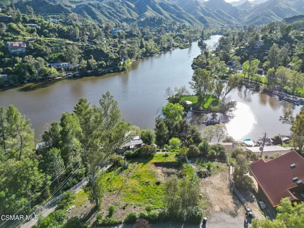 2239 Pinecrest Road Agoura Hills, CA 91301