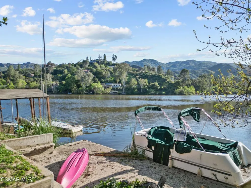 2239 Pinecrest Road Agoura Hills, CA 91301