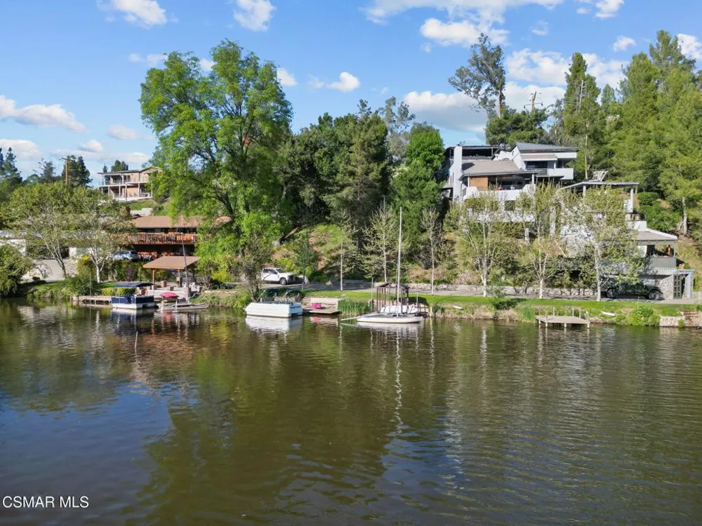 2239 Pinecrest Road Agoura Hills, CA 91301