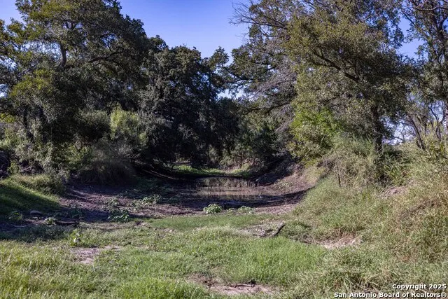 444 County Road 748 Yancey, TX 78886