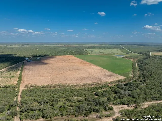 444 County Road 748 Yancey, TX 78886
