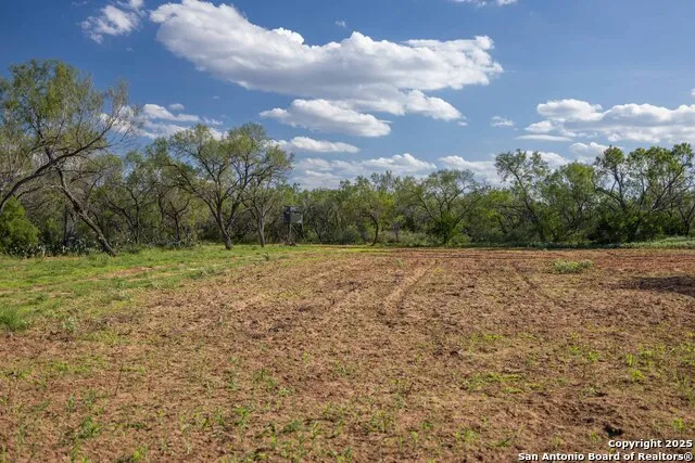 444 County Road 748 Yancey, TX 78886