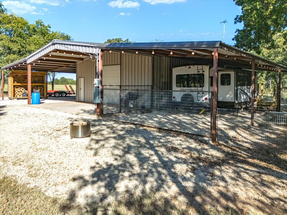 2210 Cardwell Road Ringgold, TX 76261