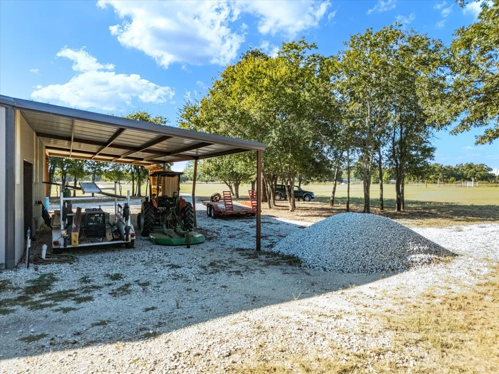 2210 Cardwell Road Ringgold, TX 76261