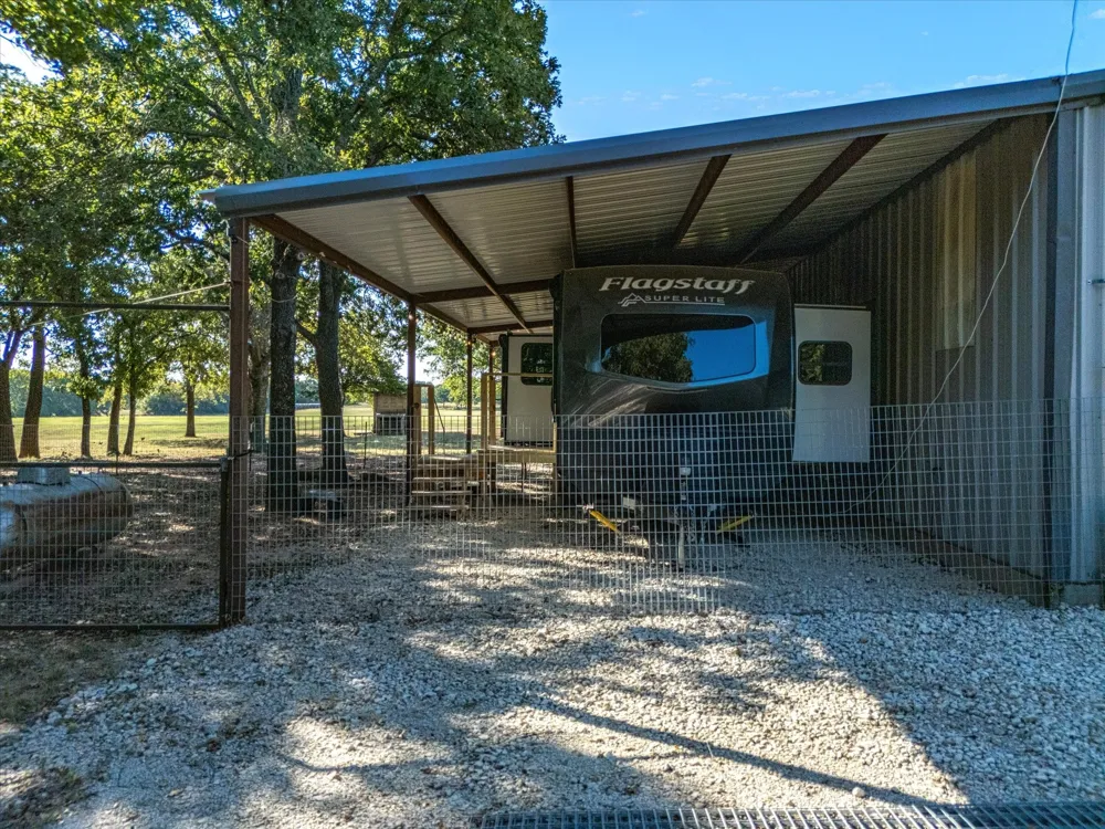 2210 Cardwell Road Ringgold, TX 76261