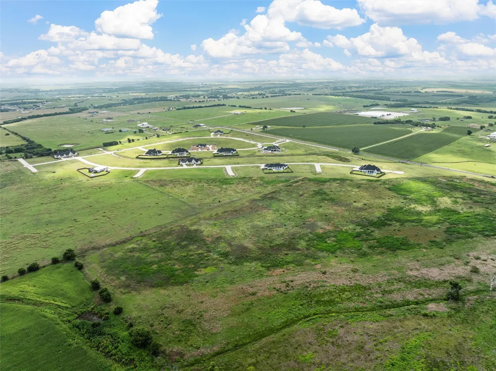 136 Yellow Rose Street Lorena, TX 76655