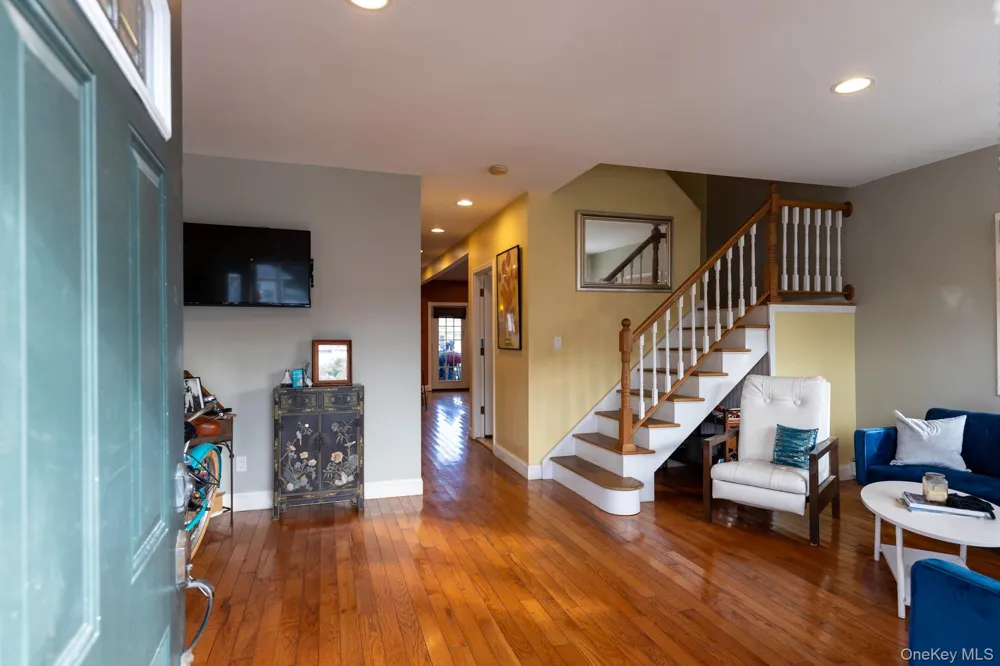 129 West Boulevard East Rockaway, NY 11518