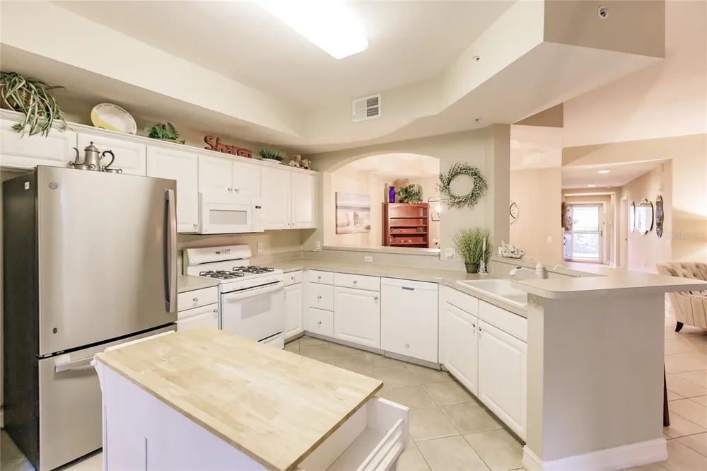 1878 TARPON BAY DRIVE S #102 Naples, FL 34119