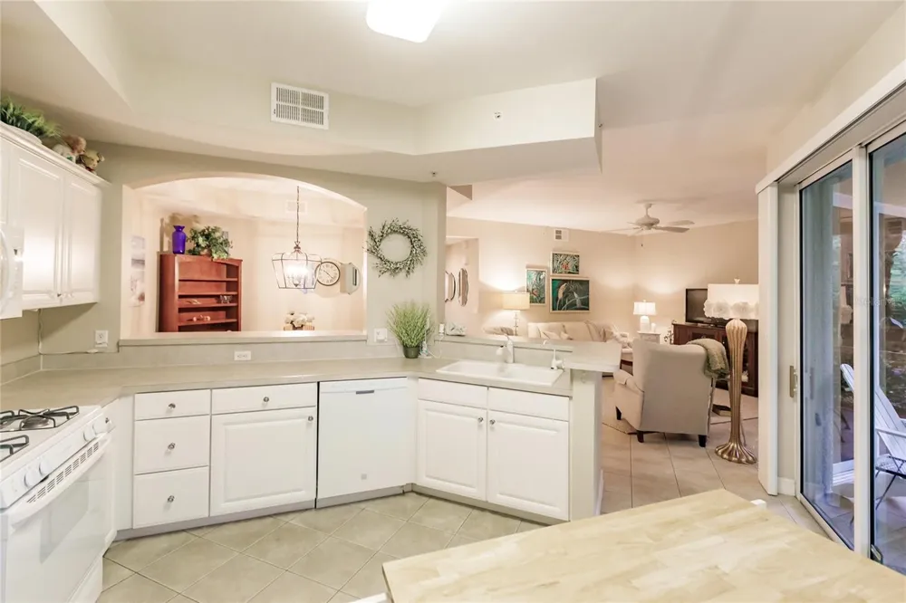 1878 TARPON BAY DRIVE S #102 Naples, FL 34119