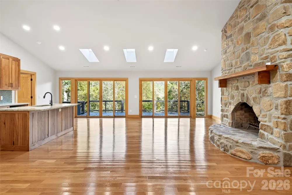 575 Croft Way Bakersville, NC 28705