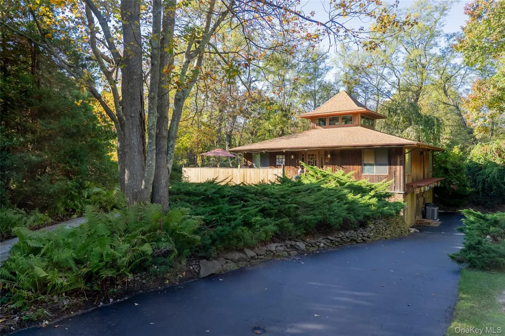30 Long Bow Wading River, NY 11792