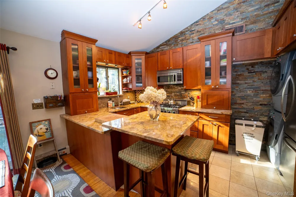 30 Long Bow Wading River, NY 11792