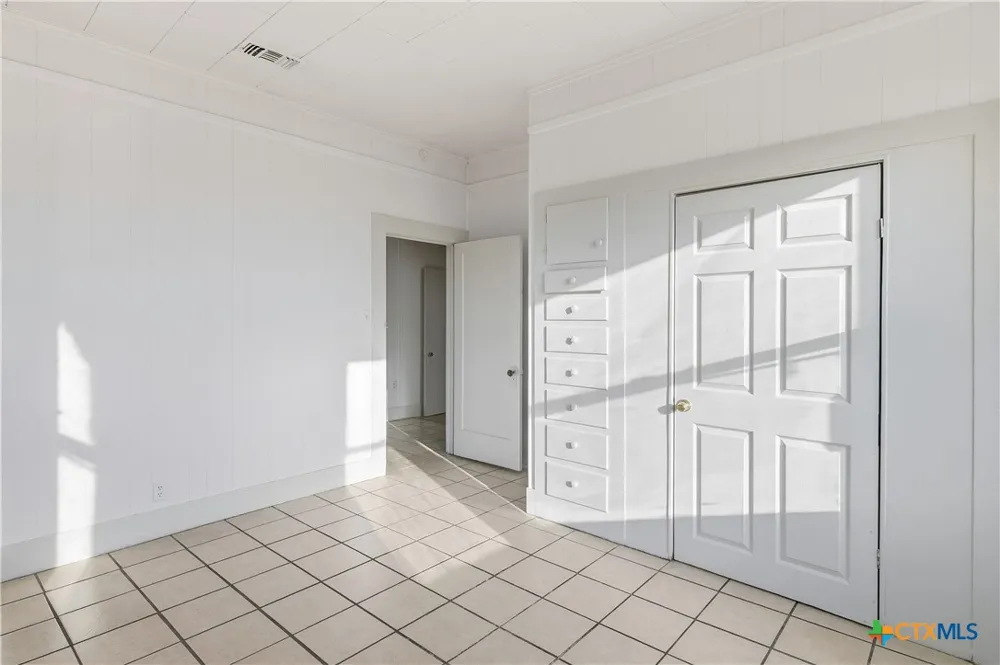 613 E Court Street Seguin, TX 78155
