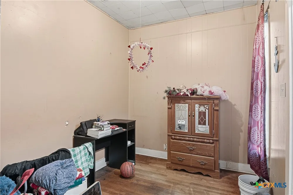 613 E Court Street Seguin, TX 78155