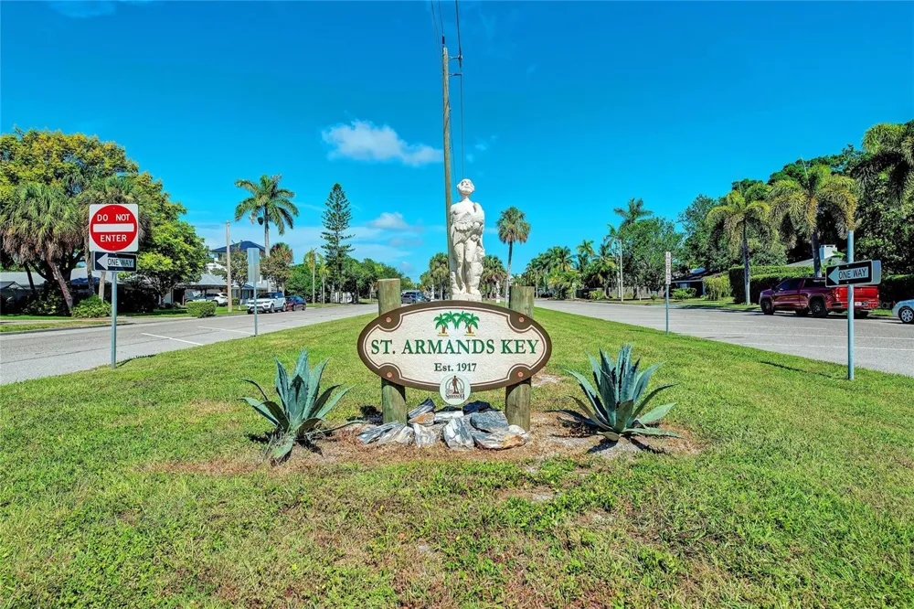 244 WASHINGTON DRIVE Sarasota, FL 34236