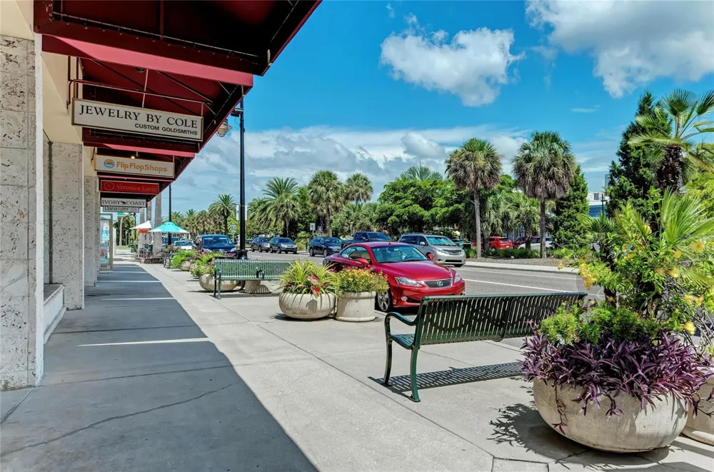 244 WASHINGTON DRIVE Sarasota, FL 34236