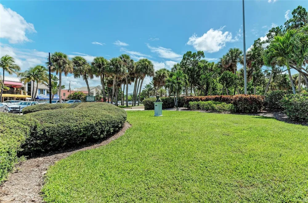 244 WASHINGTON DRIVE Sarasota, FL 34236