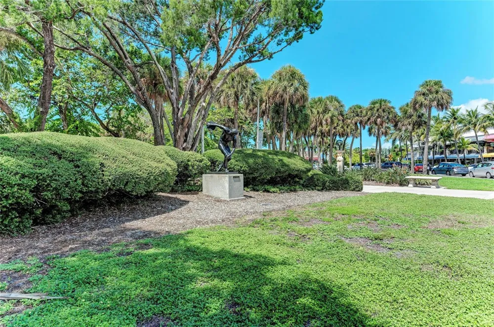 244 WASHINGTON DRIVE Sarasota, FL 34236