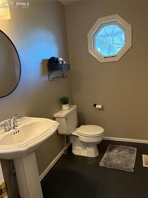 204 Bridle Trail Pueblo, CO 81005
