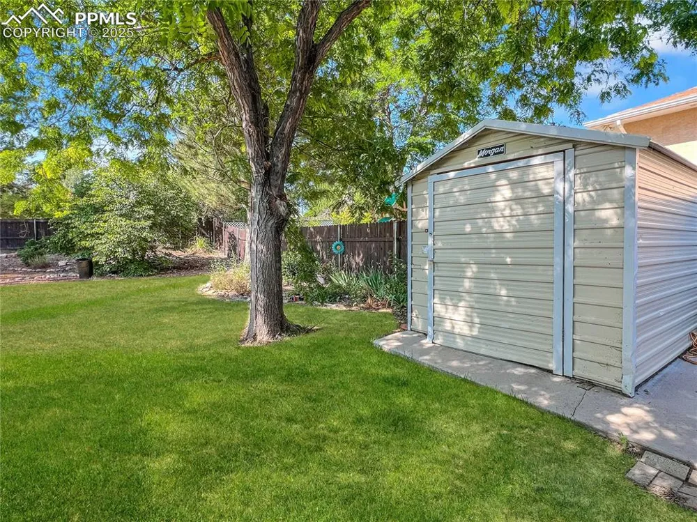 204 Bridle Trail Pueblo, CO 81005