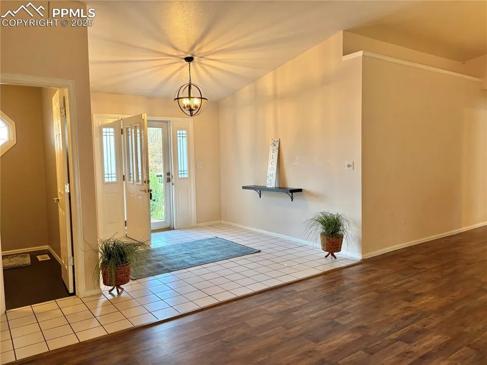 204 Bridle Trail Pueblo, CO 81005