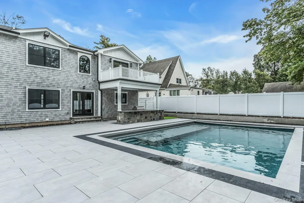 9 Hill Drive Glen Head, NY 11545