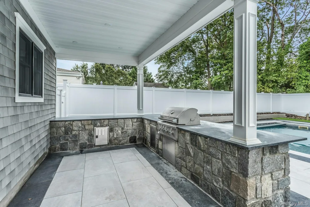 9 Hill Drive Glen Head, NY 11545