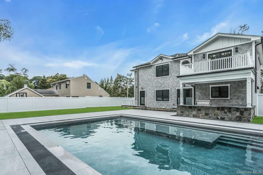 9 Hill Drive Glen Head, NY 11545