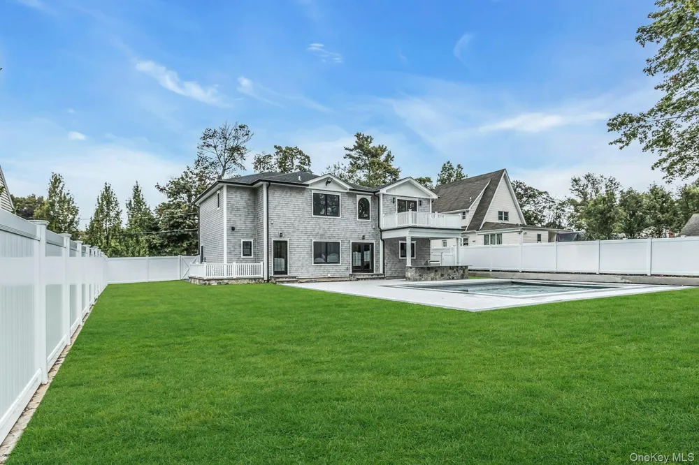 9 Hill Drive Glen Head, NY 11545