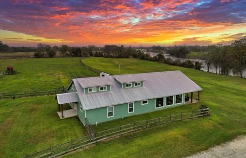 3559 Fm 521 Road
