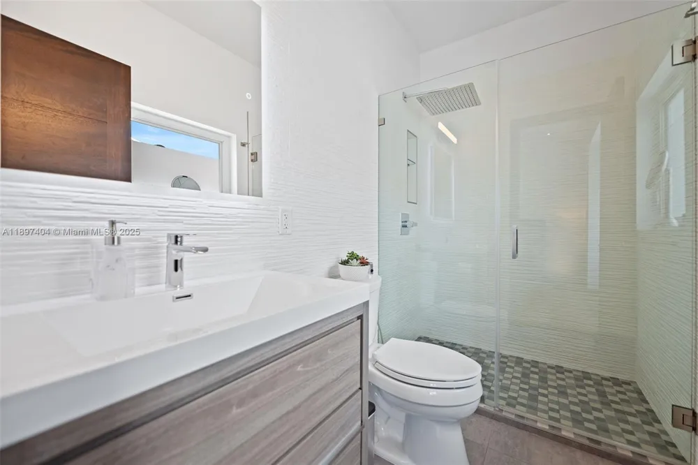 261 Navarre Ave #A-3 Coral Gables, FL 33134