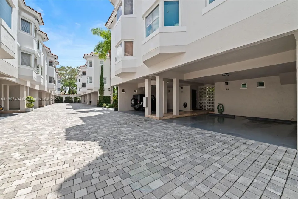 261 Navarre Ave #A-3 Coral Gables, FL 33134