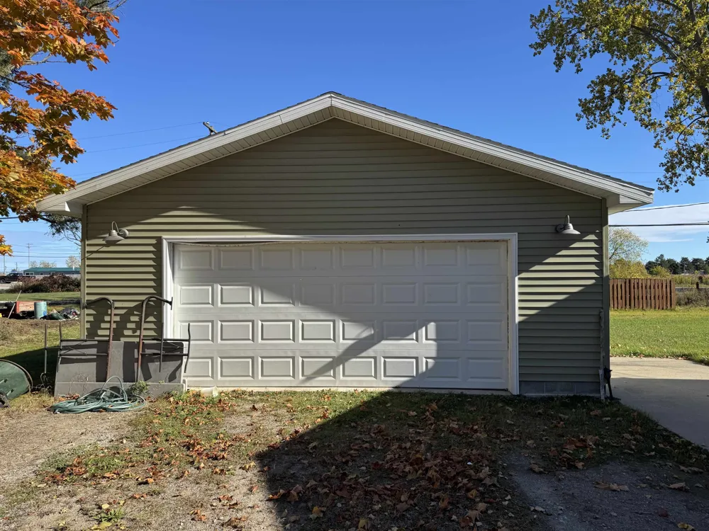 909 Farnsworth Oscoda Charter Township, MI 48750