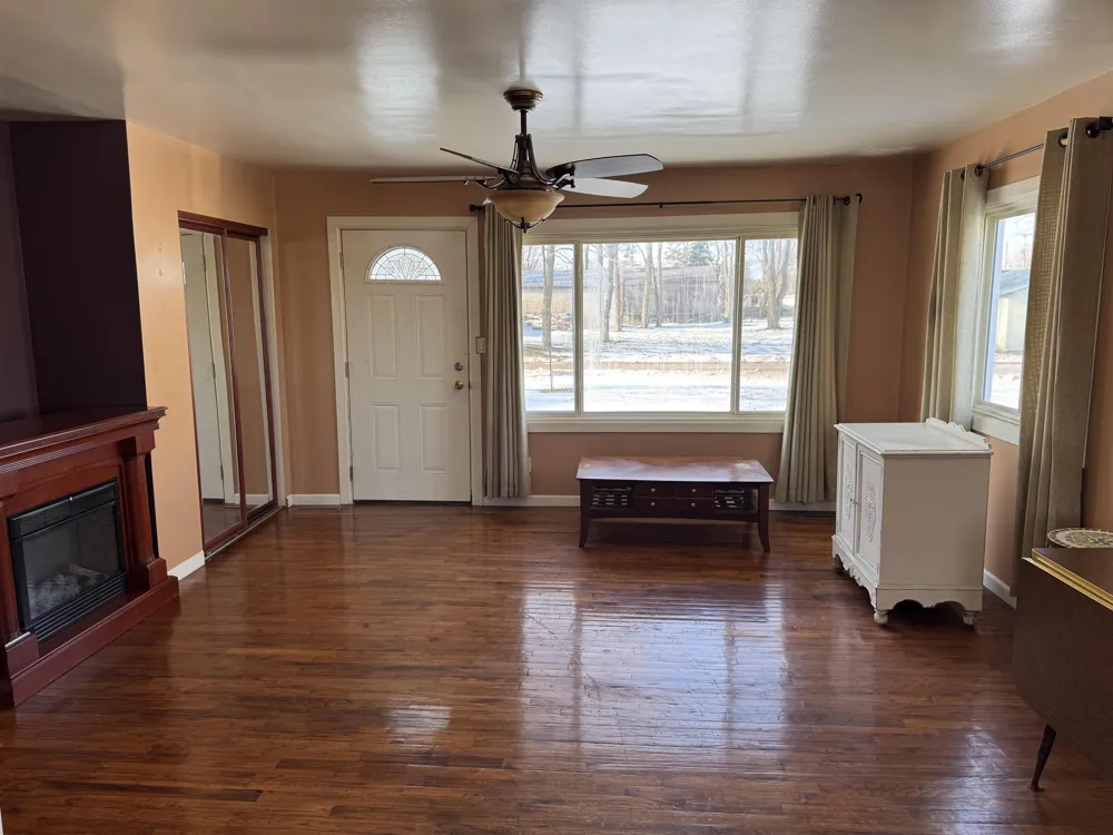 909 Farnsworth Oscoda Charter Township, MI 48750