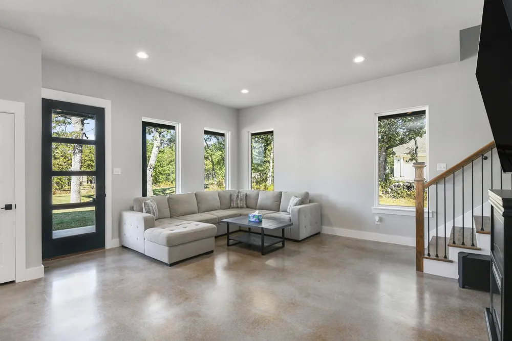 811 County Road 3451 Paradise, TX 76073